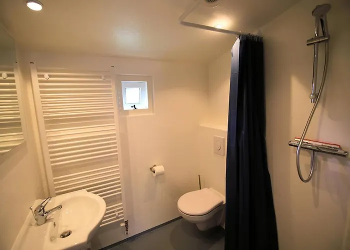 Zeer Ruim 6-persoons Met Overdekte Veranda *