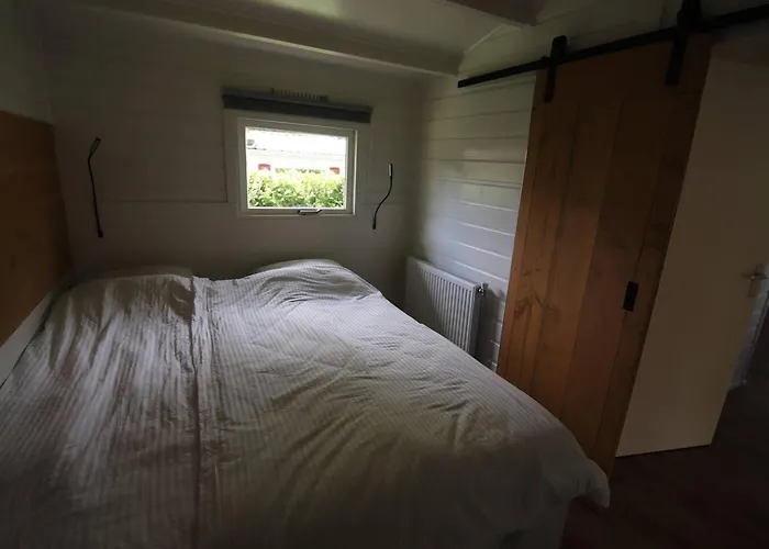 Semesterbostad Zeer Ruim 6-persoons Met Overdekte Veranda