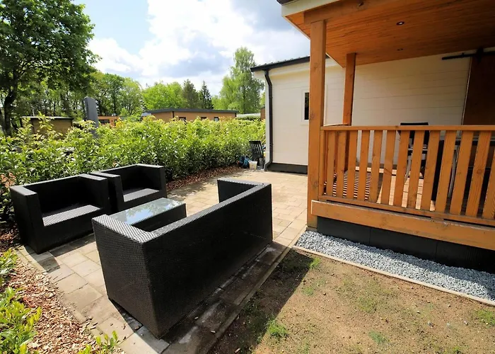 Zeer Ruim 6-persoons Met Overdekte Veranda 度假居